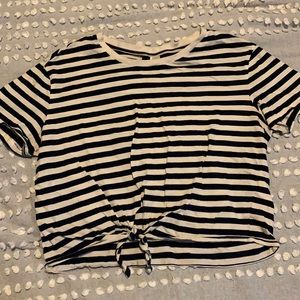 Cropped shirt size L 🌸10for10$🌸